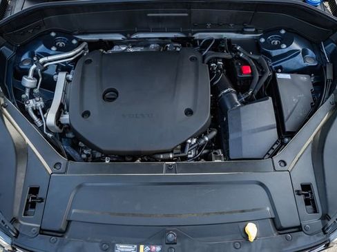 Used 2025 Volvo XC90 B6 Plus image 19