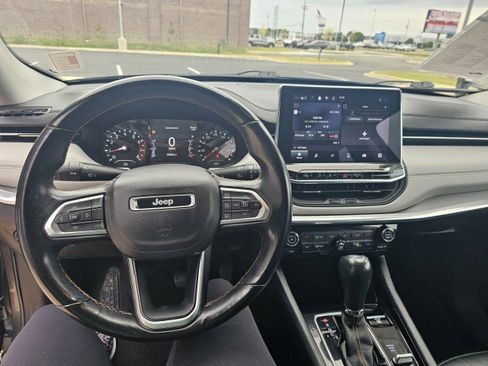 Used 2022 Jeep Compass Limited image 31