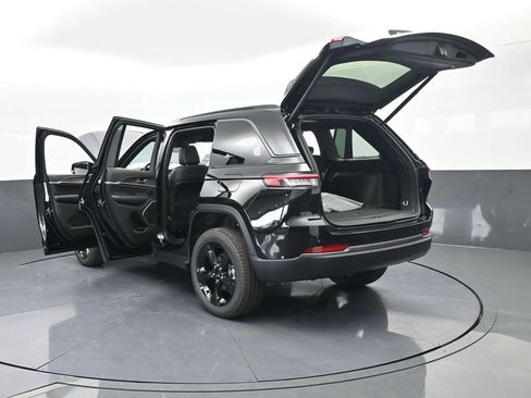 New 2026 Jeep Grand Cherokee Limited w/ Limited Altitude Package RWD image 61