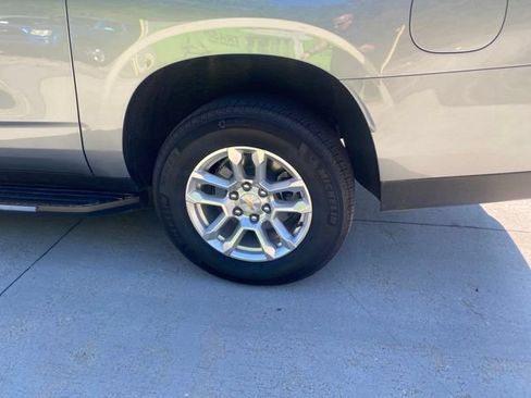 Used 2025 Chevrolet Suburban LS AWD/4WD image 20