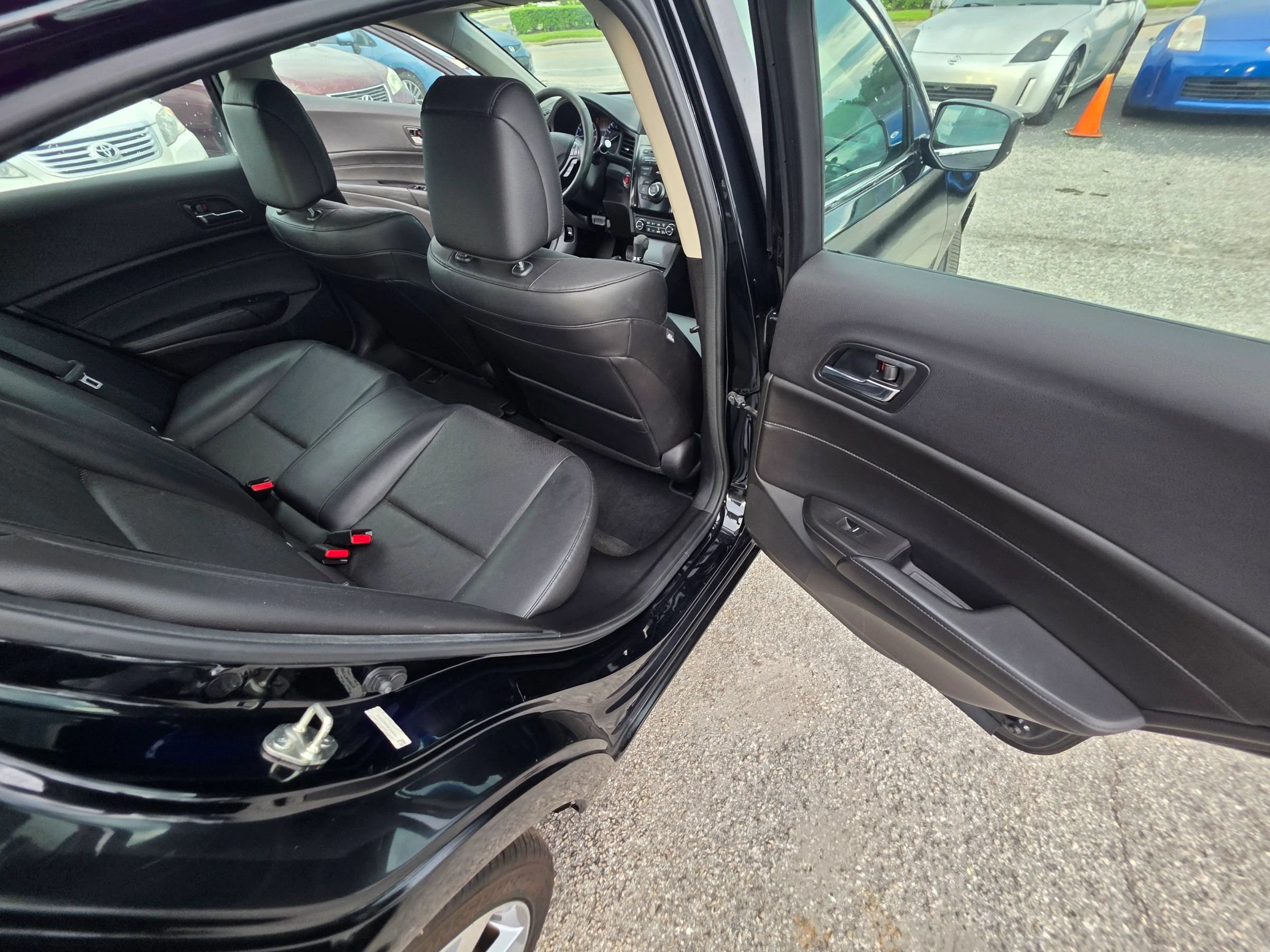 Used 2013 Acura ILX w/ Premium Package FWD image 18