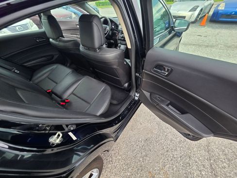 Used 2013 Acura ILX w/ Premium Package FWD image 18