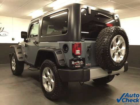 Used 2015 Jeep Wrangler Sahara w/ Connectivity Group AWD/4WD image 8