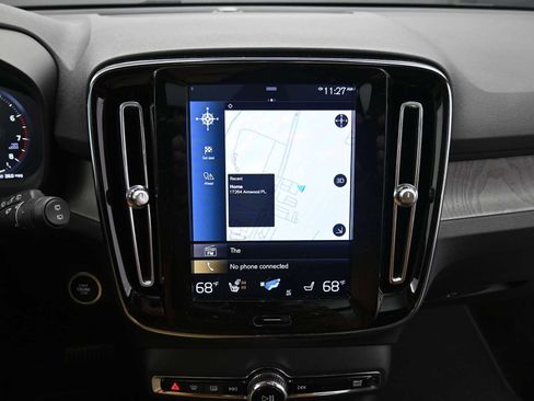 Used 2020 Volvo XC40 T5 Inscription image 16