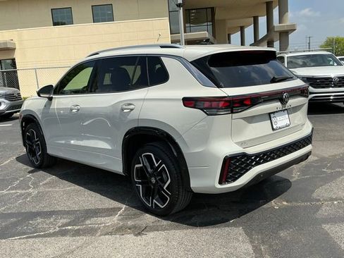 Certified 2025 Volkswagen Tiguan SEL R-Line AWD/4WD image 5