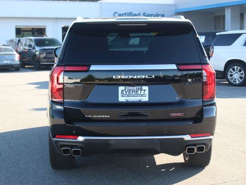 Used 2026 GMC Yukon Denali w/ Sun & Power Step Package AWD/4WD image 6