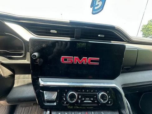 Used 2025 GMC Sierra 1500 Denali AWD/4WD image 10