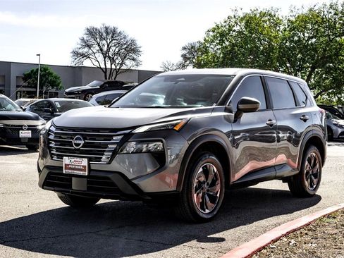 Used 2024 Nissan Rogue SV image 9