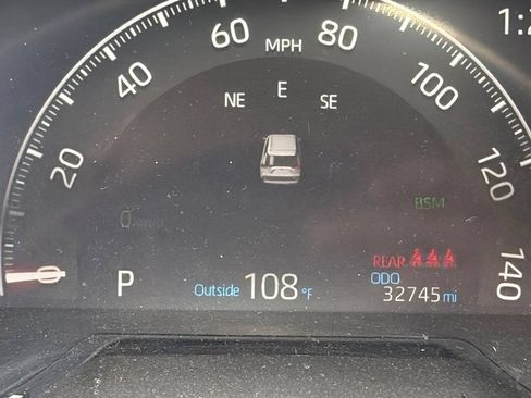Used 2025 Toyota RAV4 XLE FWD image 12