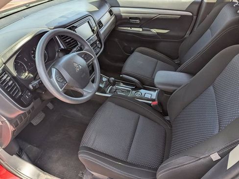 Used 2018 Mitsubishi Outlander ES AWD/4WD image 18