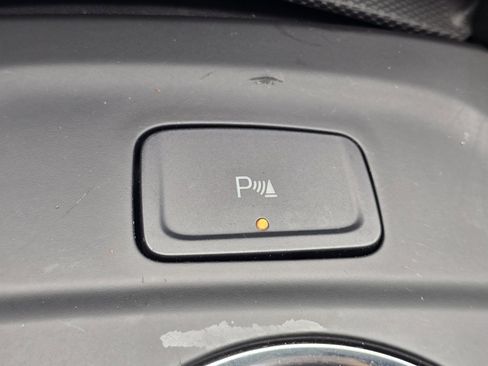 Used 2023 Chevrolet Equinox LT FWD image 21