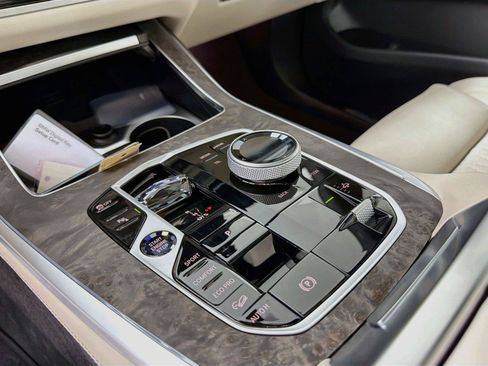 New 2027 BMW X7 xDrive40i AWD/4WD image 16