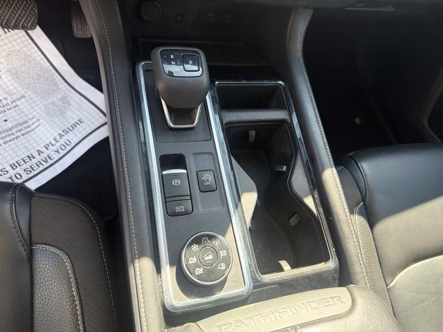 Used 2023 Nissan Pathfinder SL AWD/4WD image 17