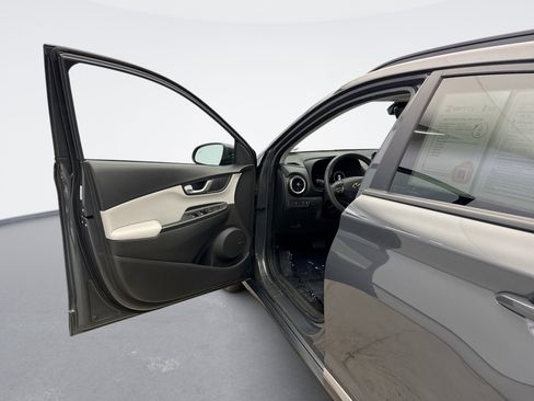 Used 2023 Hyundai Kona Limited w/ Cargo Package image 9