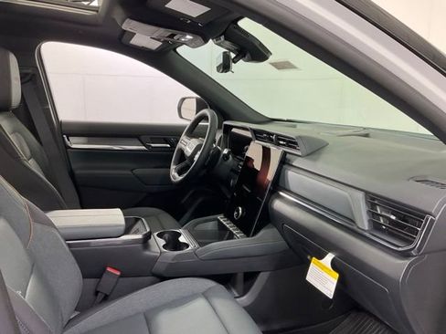 New 2026 GMC Terrain AT4 w/ Convenience Package III AWD/4WD image 33