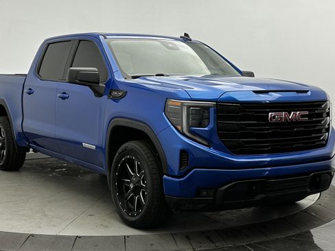 Used 2022 GMC Sierra 1500 Elevation w/ X31 Off-Road Package image 3