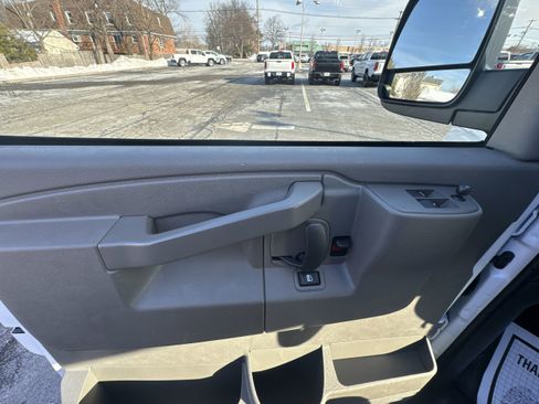 Used 2024 GMC Savana 2500 w/ Driver Convenience Package image 22