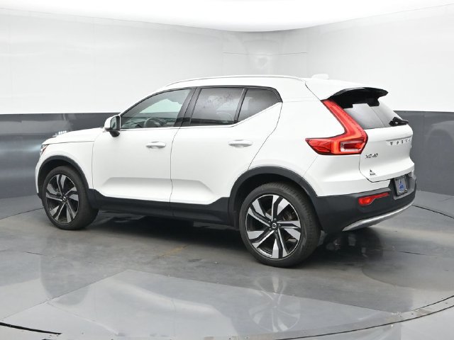 Used 2024 Volvo XC40 B5 Plus w/ Protection Package Premier AWD/4WD image 6