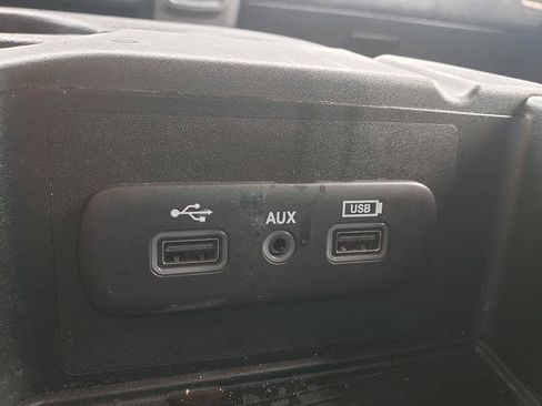 Used 2018 RAM 1500 Express AWD/4WD image 31