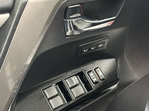 Used 2018 Toyota RAV4 Limited image 16