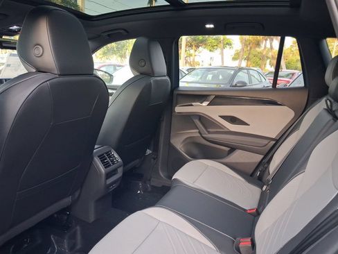 New 2026 Volkswagen Tiguan SE R-Line FWD image 5