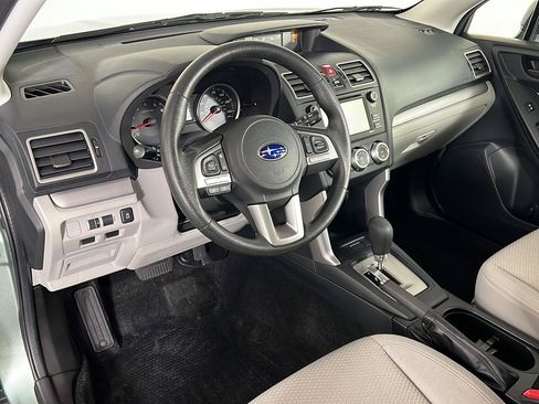 Used 2017 Subaru Forester 2.5i w/ Alloy Wheel Package AWD/4WD image 2