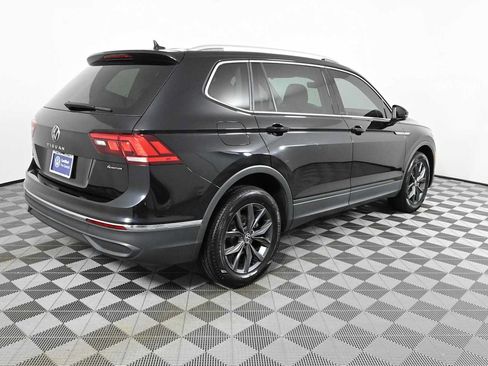 Certified 2022 Volkswagen Tiguan SE w/ Panoramic Sunroof Package AWD/4WD image 7