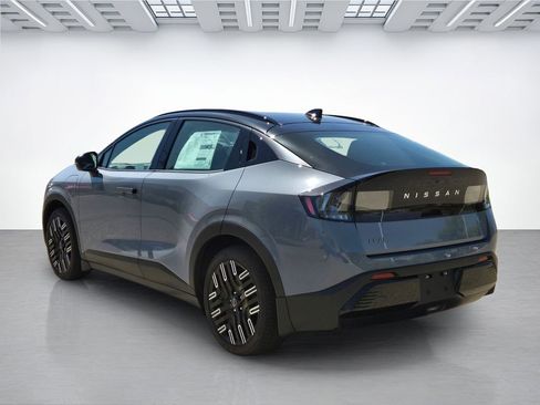 New 2026 Nissan Leaf Platinum+ w/ Cargo Package (Platinum+) FWD image 6