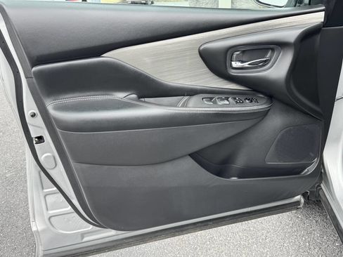 Used 2017 Nissan Murano SV w/ Premium Package image 44