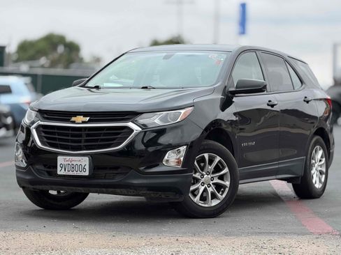 Used 2018 Chevrolet Equinox LS FWD image 1