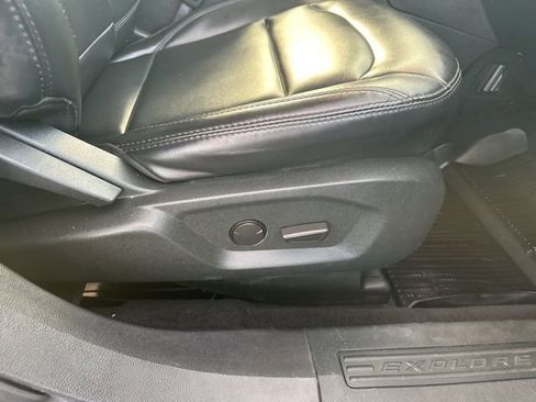 Used 2019 Ford Explorer XLT w/ Equipment Group 202A image 24
