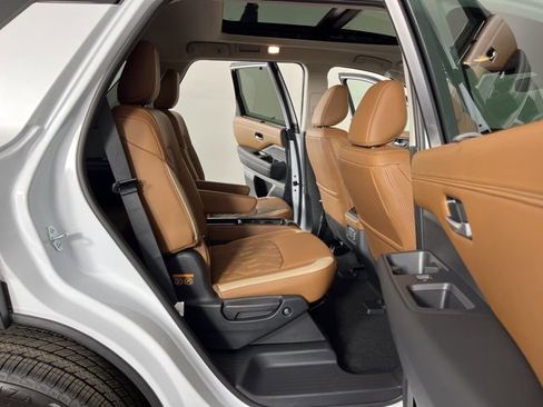 New 2026 Nissan Pathfinder Platinum AWD/4WD image 50