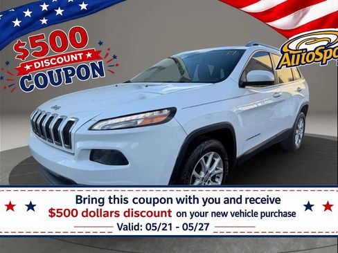 Used 2017 Jeep Cherokee Latitude FWD image 1
