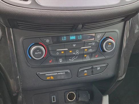 Used 2019 Ford Escape SE FWD image 13