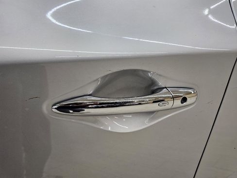 Used 2015 INFINITI QX60 AWD w/ Deluxe Touring Package image 12