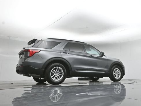 Certified 2025 Ford Explorer Active RWD image 52