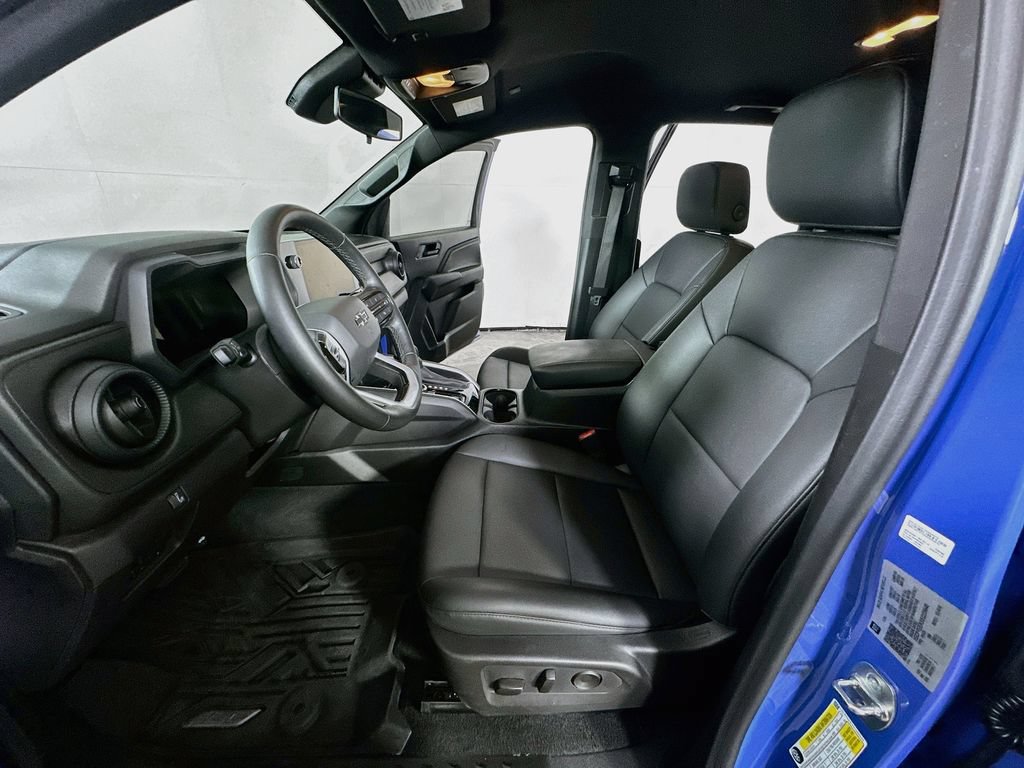 Used 2025 Chevrolet Colorado Trail Boss AWD/4WD image 16
