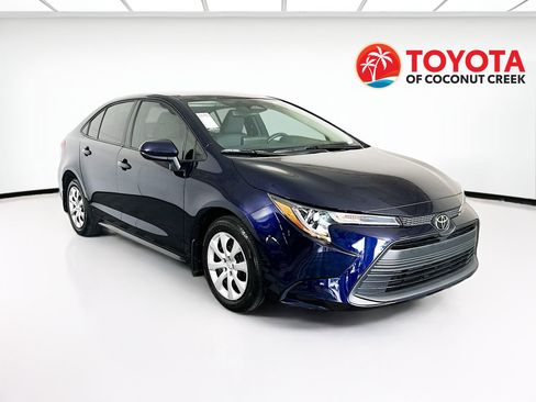 Used 2025 Toyota Corolla LE FWD image 1