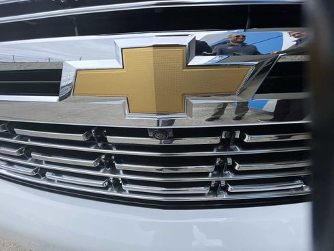 Used 2024 Chevrolet Suburban Premier w/ Premium Package 2 image 31