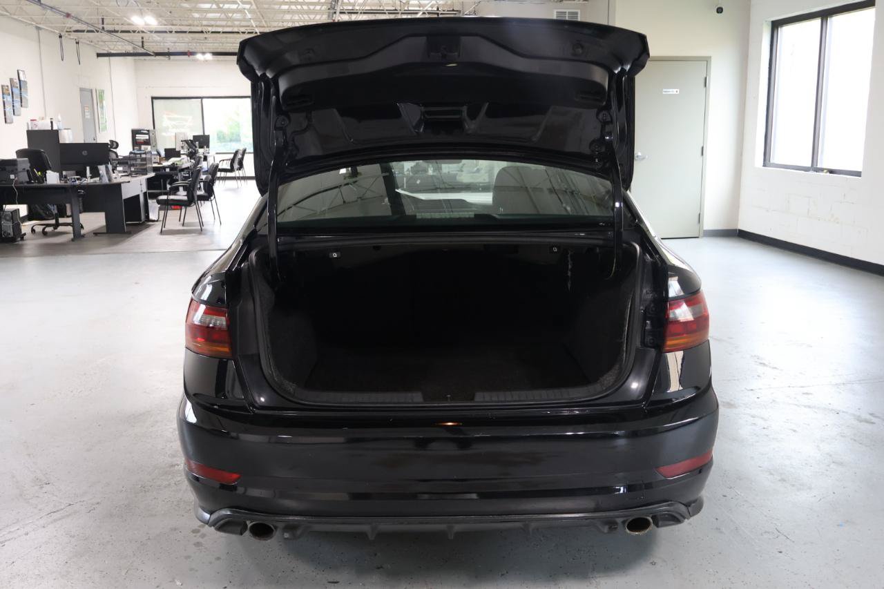 Used 2019 Volkswagen Jetta GLI FWD image 7