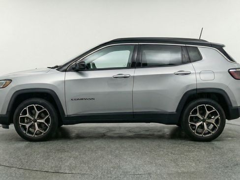 Used 2025 Jeep Compass Limited image 5