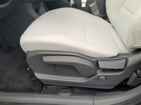 New 2026 Hyundai Santa Fe SE image 17