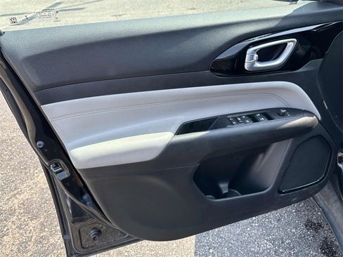 Certified 2022 Jeep Compass Limited image 16