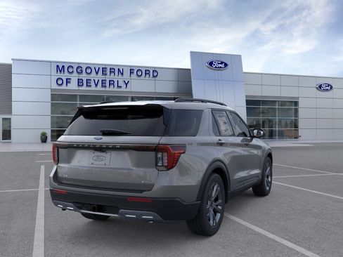 New 2026 Ford Explorer Active w/ Active Comfort Package AWD/4WD image 8