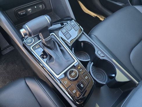 Used 2023 Kia Sportage EX image 30