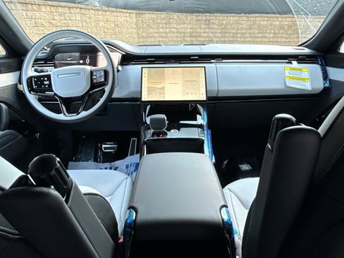 New 2026 Land Rover Range Rover Sport Dynamic SE image 9