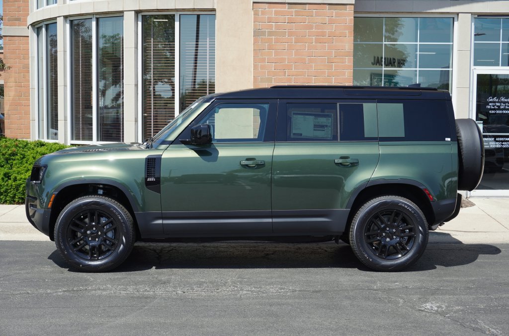 Used 2026 Land Rover Defender 110 S AWD/4WD image 2