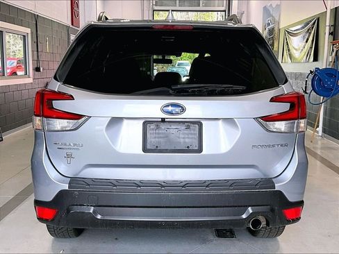 Used 2020 Subaru Forester Limited image 5