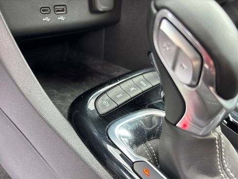 Used 2024 Buick Encore GX Preferred AWD/4WD image 33