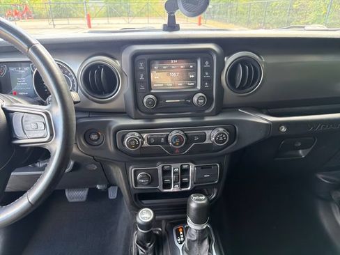 Used 2018 Jeep Wrangler Unlimited Sport S AWD/4WD image 20